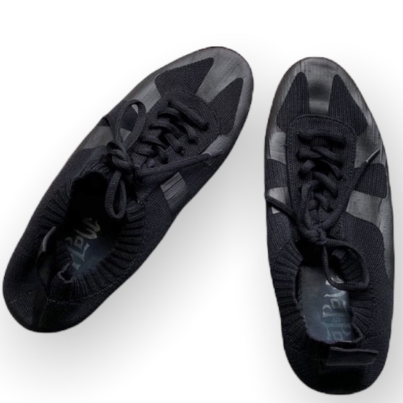 🔴 5/$45 SALE 🔴 MAD LOVE | Black Slip-on Tie Sneakers - Picture 2 of 6